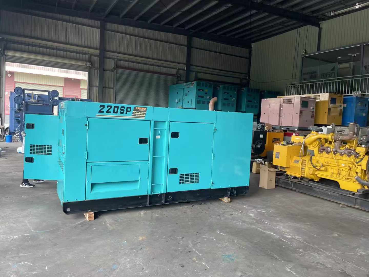 沧县800kW 柴油发电机的输出电流波动范围是多少？